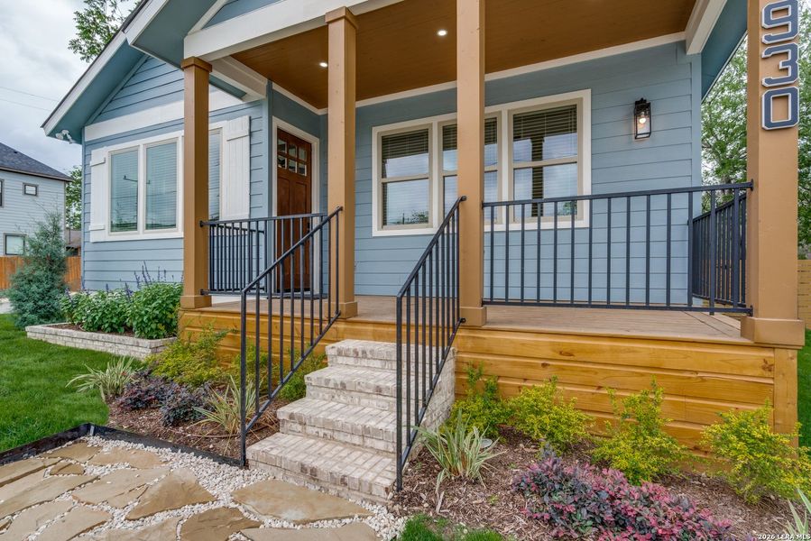 Exterior details and patio area of a home in , San Antonio (Image 21).