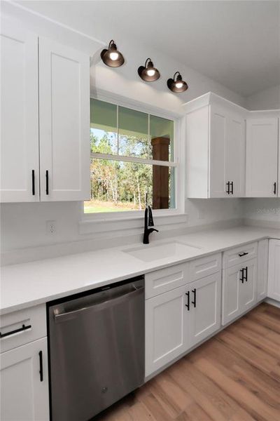 Furnished interior view inside a new home in , Dunnellon (Image 11).