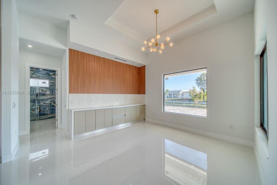 Spacious, unfurnished interior of a new home in , Cape Coral (Image 63).