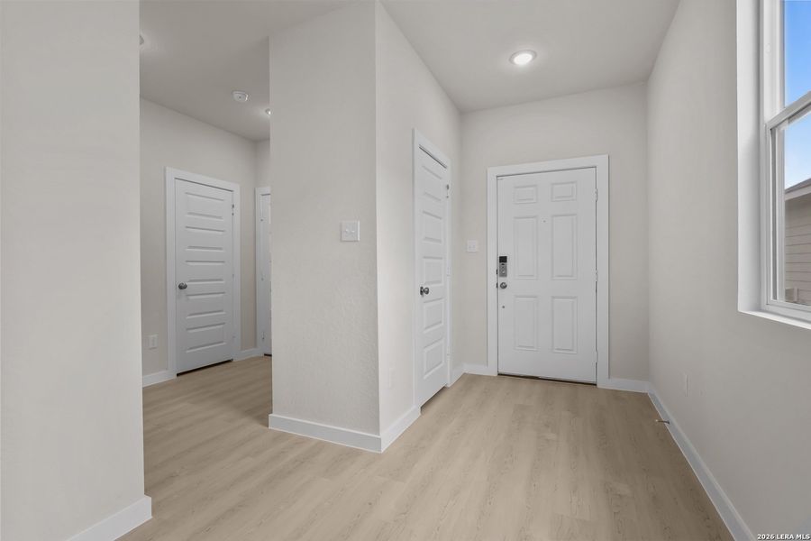 Spacious, unfurnished interior of a new home in Applewhite Meadows, San Antonio (Image 22).