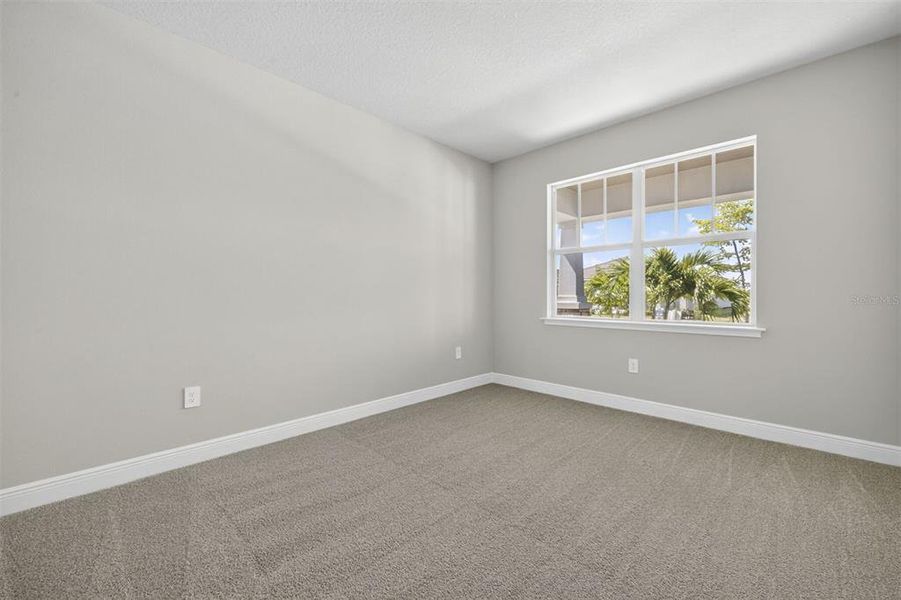 Spacious, unfurnished interior of a new home in Wellen Park, Venice (Image 14).