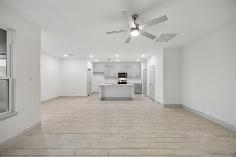 Spacious, unfurnished interior of a new home in Sicily, Princeton (Image 16). Spacious, unfurnished interior of a new home in Sicily, Princeton (Image 16).