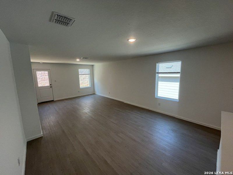 Spacious, unfurnished interior of a new home in , Kerrville (Image 5).