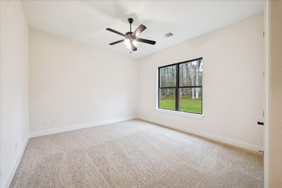 Spacious, unfurnished interior of a new home in , Huntsville (Image 30).