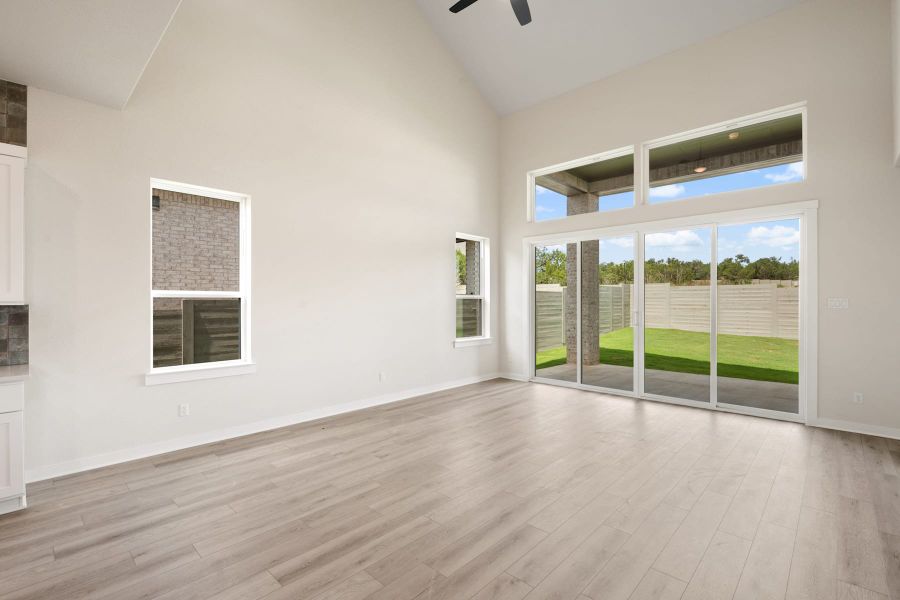 Spacious, unfurnished interior of a new home in Wolf Ranch, Georgetown (Image 30).