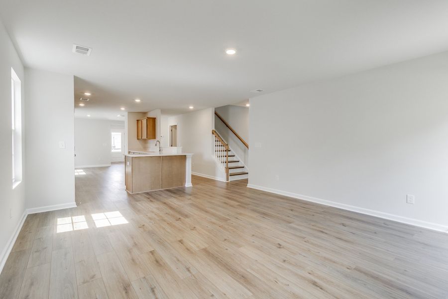 Spacious, unfurnished interior of a new home in Bluefield, Lexington (Image 26).