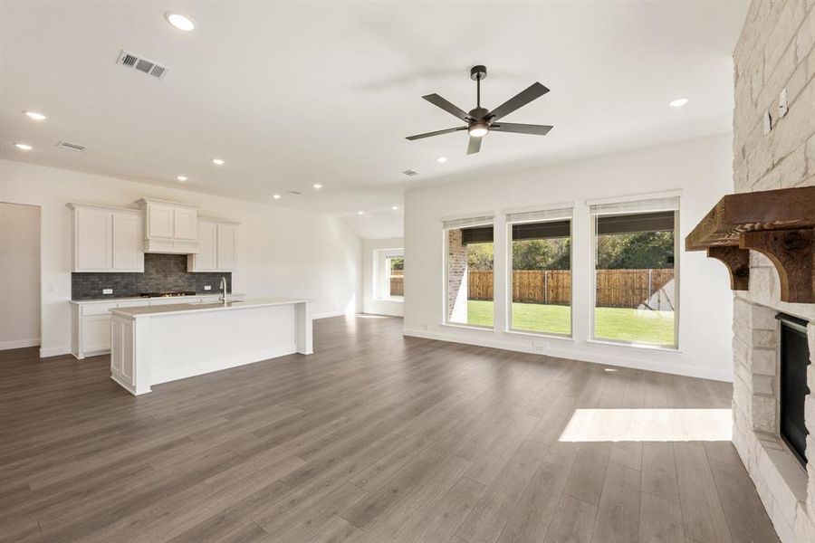 Spacious, unfurnished interior of a new home in East Oak Creek 60-65, Commerce (Image 27).