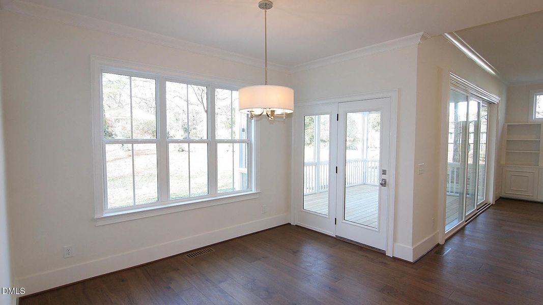 Breakfast Area Breakfast Area