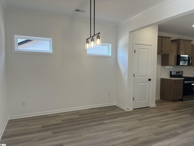 Spacious, unfurnished interior of a new home in Shiloh Trail, Wellford (Image 16).