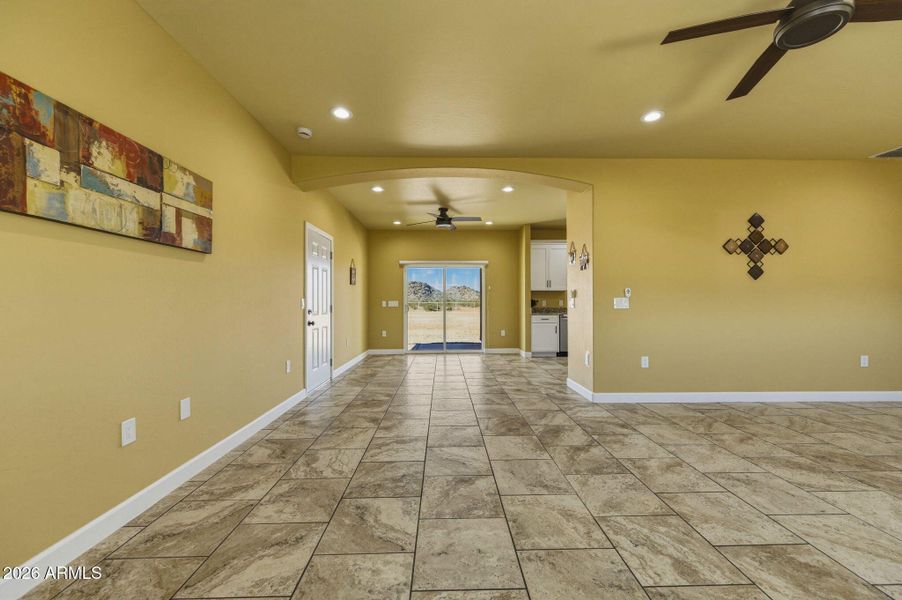 26-web-or-mls-210 N Pettoshas Dr-25