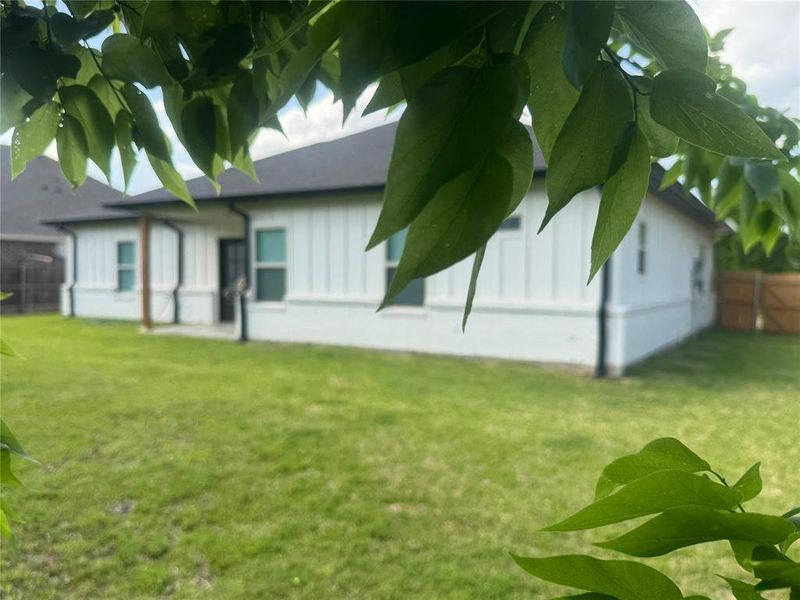 Exterior details and patio area of a home in , Alvarado (Image 25).