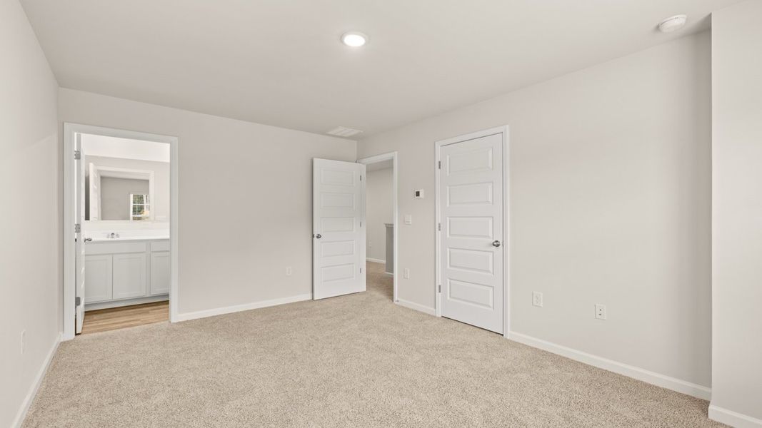 Spacious, unfurnished interior of a new home in Young's Crossing, Stone Mountain (Image 22).