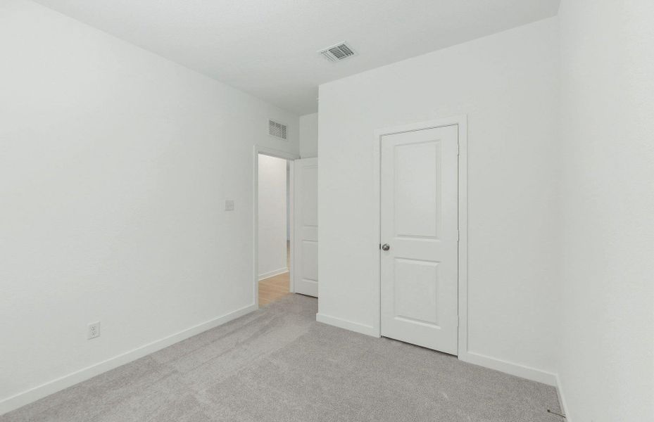 Spacious, unfurnished interior of a new home in Cameron Place, Austin (Image 19).