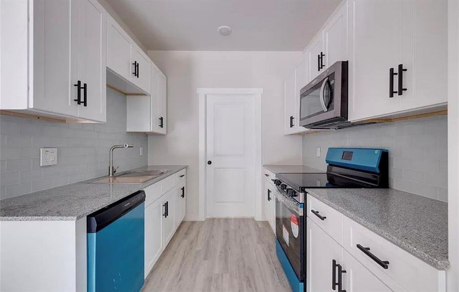 Furnished interior view inside a new home in , Mabank (Image 4). Furnished interior view inside a new home in , Mabank (Image 4).