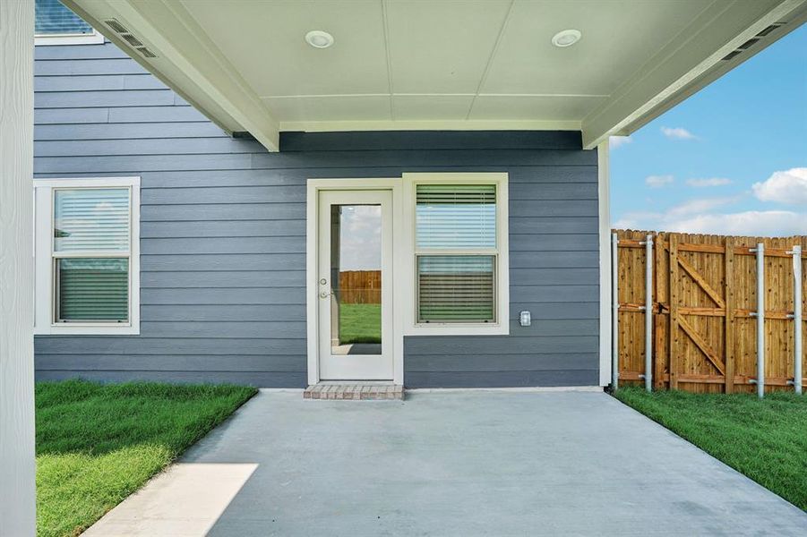 Spacious, unfurnished interior of a new home in Trails of Lavon - Spring Series, Lavon (Image 24).