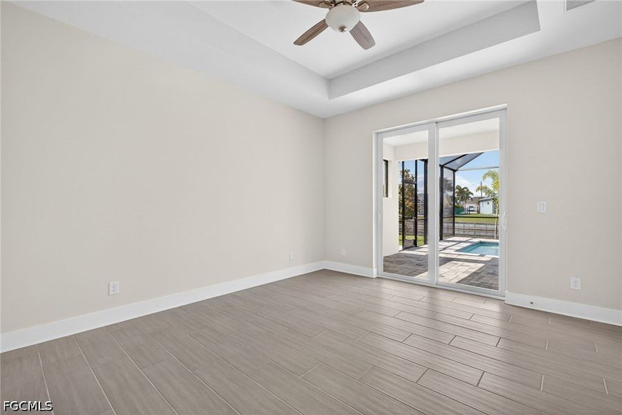 Spacious, unfurnished interior of a new home in Cape Coral, Cape Coral (Image 28).
