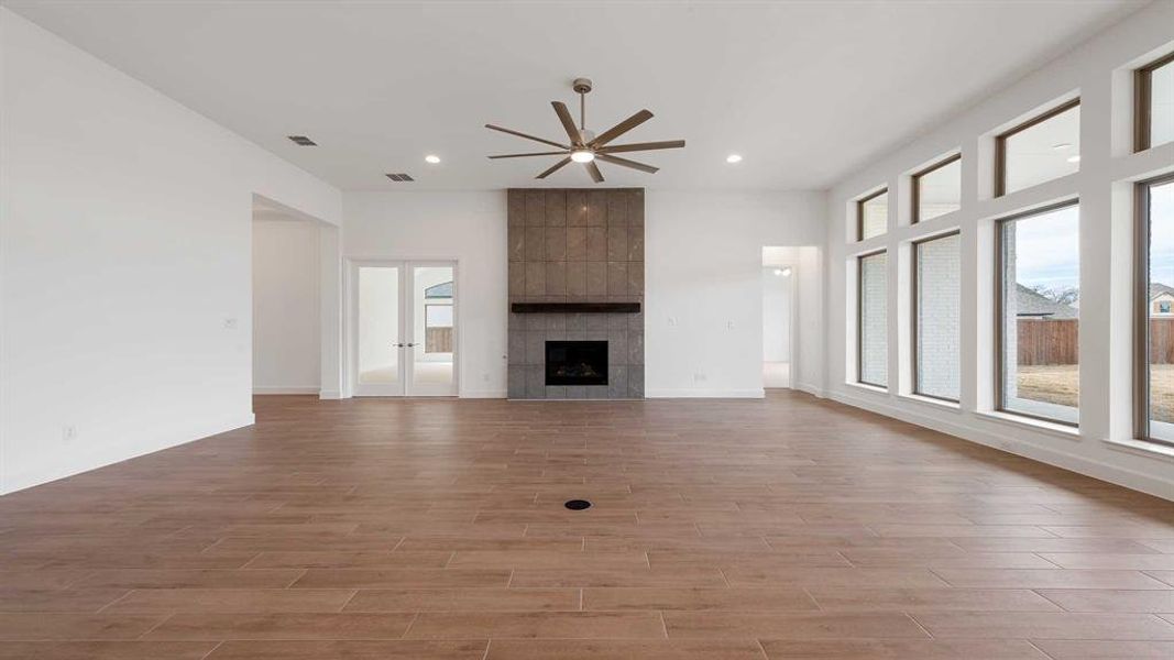Spacious, unfurnished interior of a new home in Sonoma Verde, McLendon-Chisholm (Image 19).
