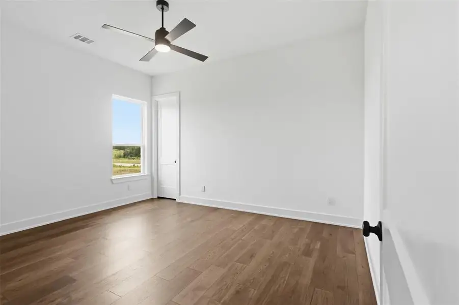 Spacious, unfurnished interior of a new home in , Granbury (Image 21). Spacious, unfurnished interior of a new home in , Granbury (Image 21).