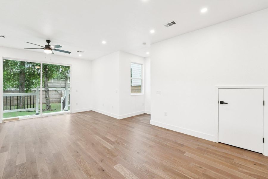 Spacious, unfurnished interior of a new home in , Austin (Image 30). Spacious, unfurnished interior of a new home in , Austin (Image 30).