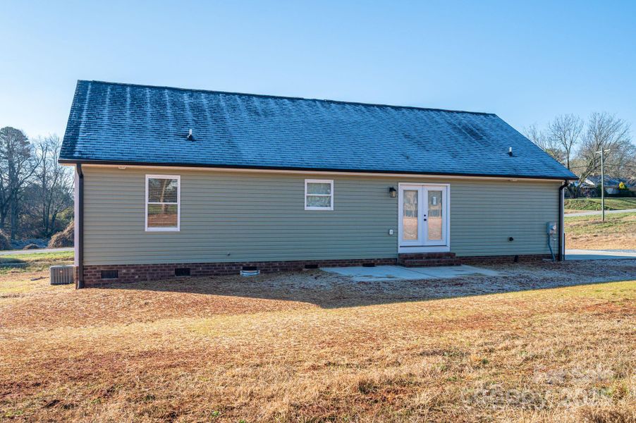 Exterior details and patio area of a home in , Lincolnton (Image 22).