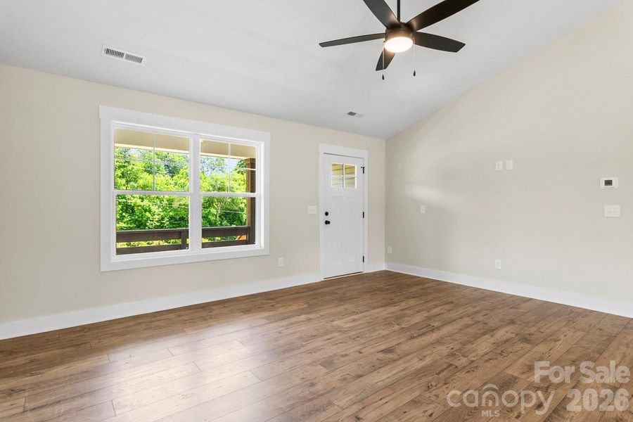 Spacious, unfurnished interior of a new home in , Lincolnton (Image 15).