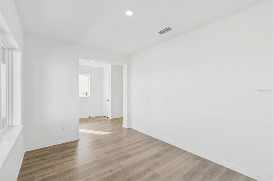 Spacious, unfurnished interior of a new home in Weslyn Park in Sunbridge 34', St. Cloud (Image 24).