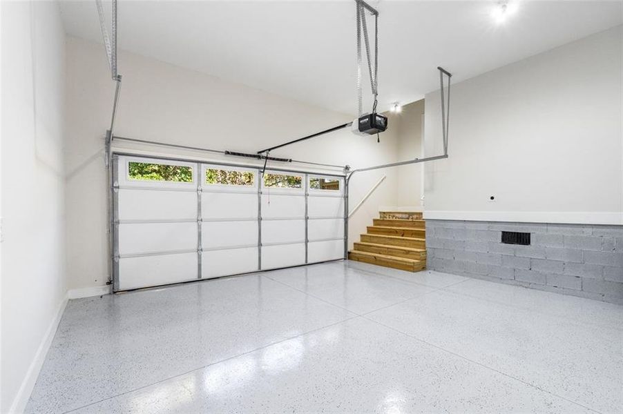 Spacious, unfurnished interior of a new home in , Atlanta (Image 22). Spacious, unfurnished interior of a new home in , Atlanta (Image 22).