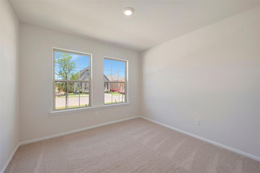 Spacious, unfurnished interior of a new home in Tarrytown, Crowley (Image 17).