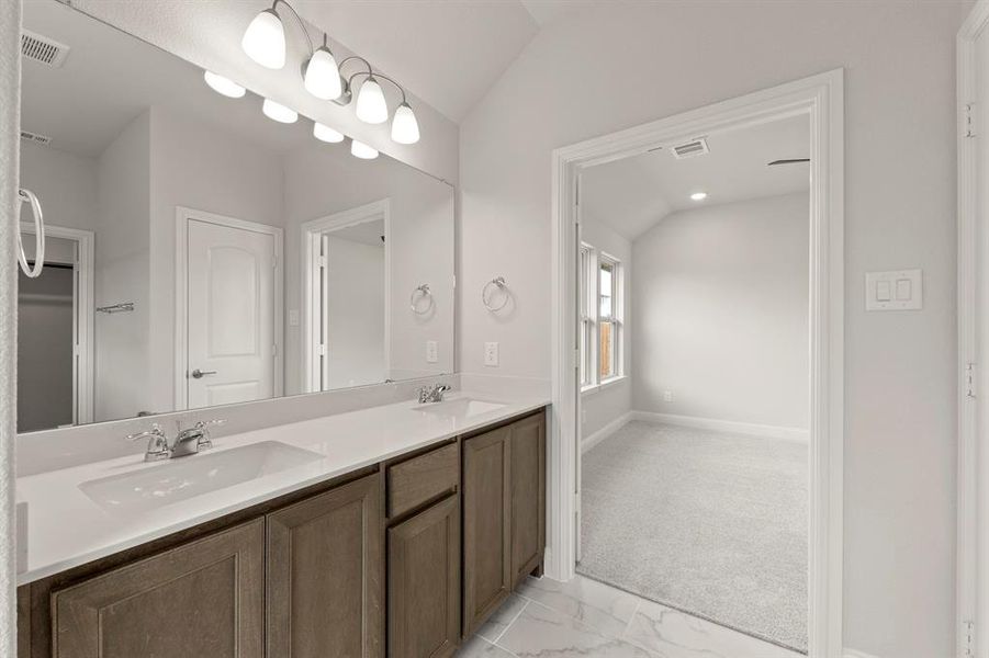 1640 Meadow Crest - Bath (4)