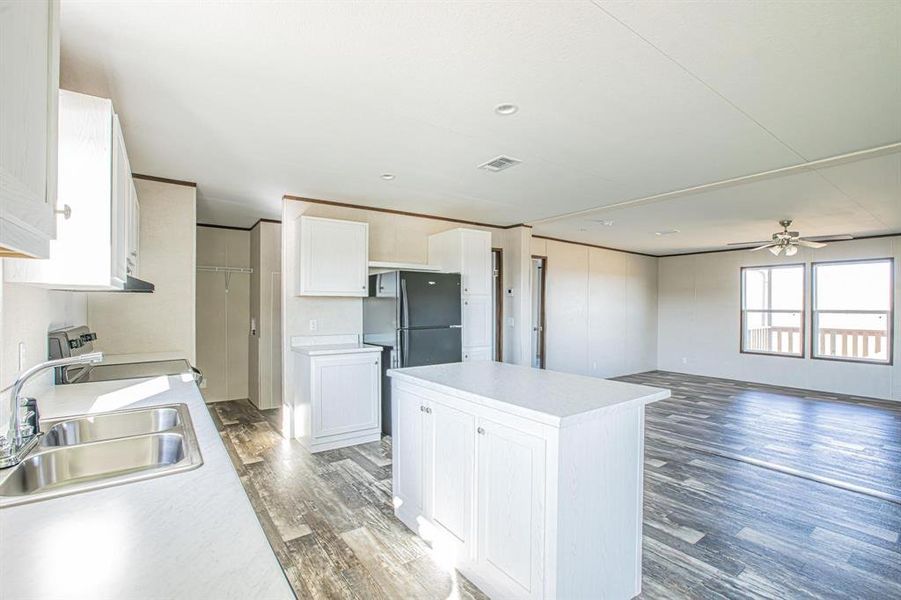 Furnished interior view inside a new home in , Bellevue (Image 4).