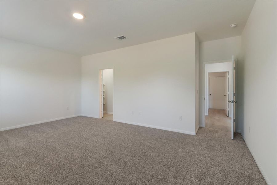 Spacious, unfurnished interior of a new home in Bar W Ranch, Leander (Image 11). Spacious, unfurnished interior of a new home in Bar W Ranch, Leander (Image 11).