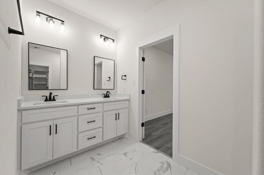 Furnished interior view inside a new home in , Fort Worth (Image 10).