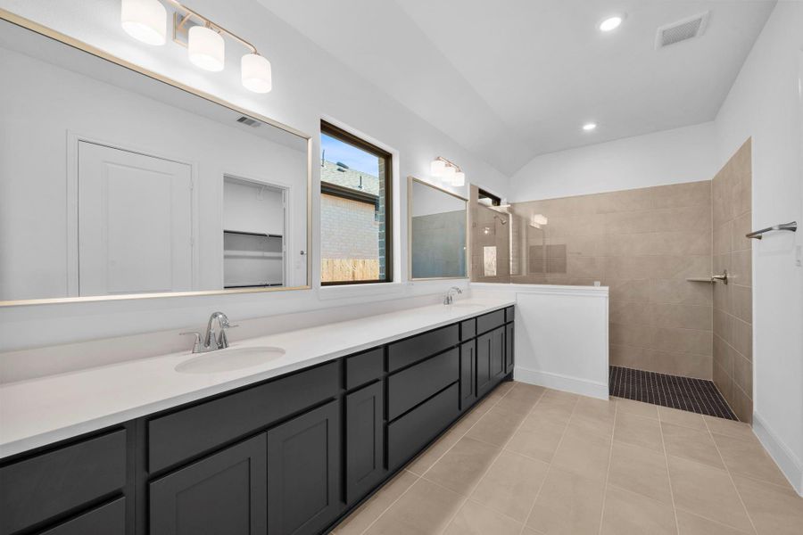 Furnished interior view inside a new home in Chambers Creek, Willis (Image 13).