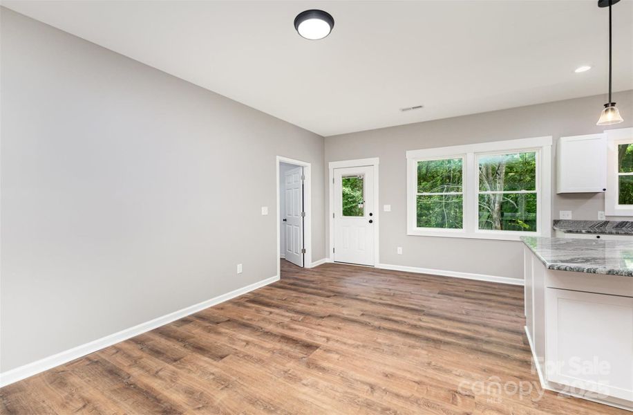 Spacious, unfurnished interior of a new home in , Lincolnton (Image 11).