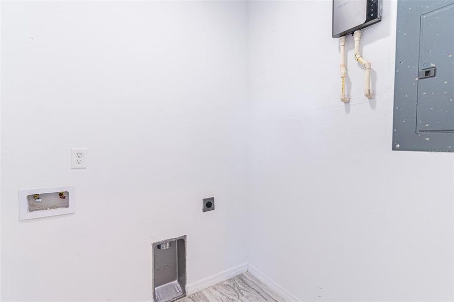 Spacious, unfurnished interior of a new home in , Lake Placid (Image 11).