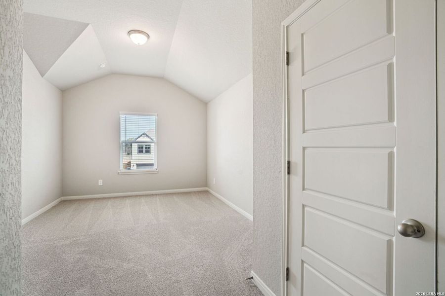 Spacious, unfurnished interior of a new home in Estancia Ranch - Classic Series, San Antonio (Image 36).