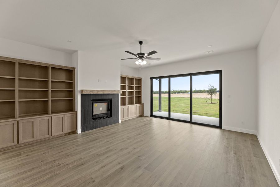 Spacious, unfurnished interior of a new home in Settler's Glen, New Fairview (Image 18).