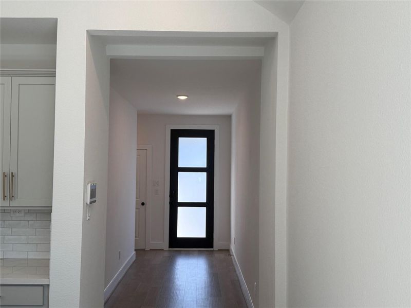 Spacious, unfurnished interior of a new home in Meridiana 40', 65', Iowa Colony (Image 13).