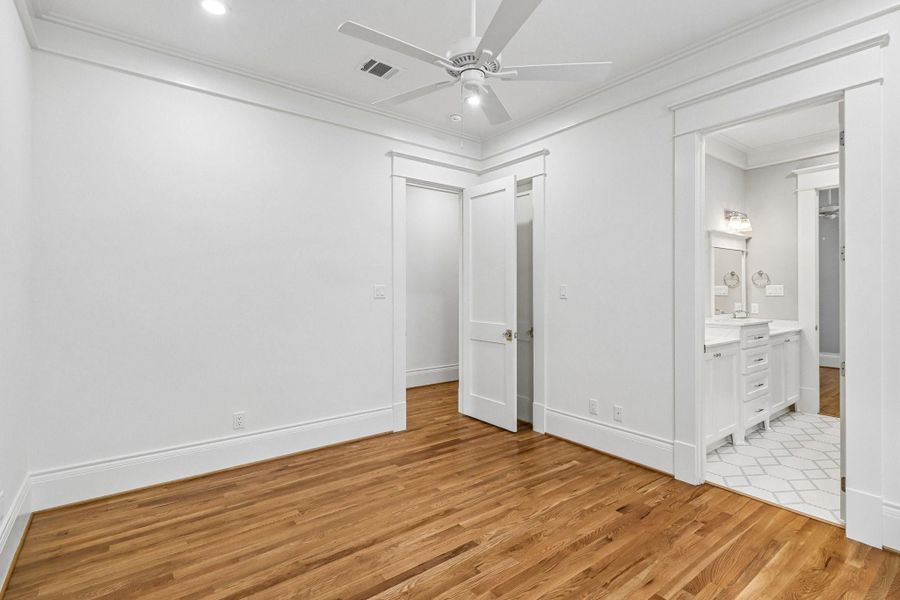 Spacious, unfurnished interior of a new home in , Houston (Image 24).