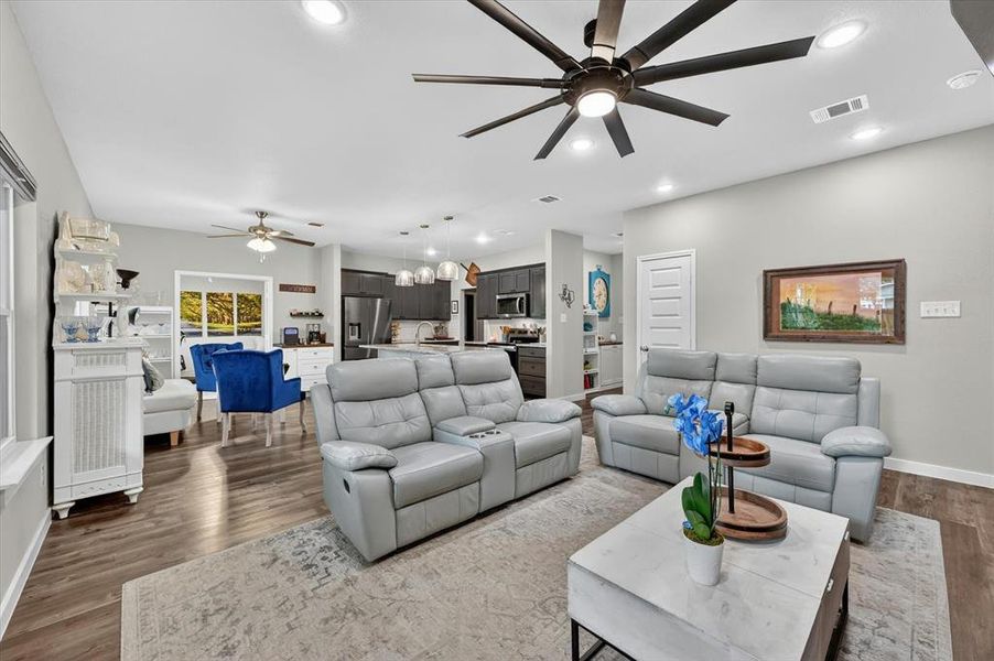 Furnished interior view inside a new home in , Cleburne (Image 26).