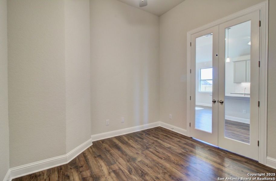 Spacious, unfurnished interior of a new home in Meyer Ranch – Premier, New Braunfels (Image 20).