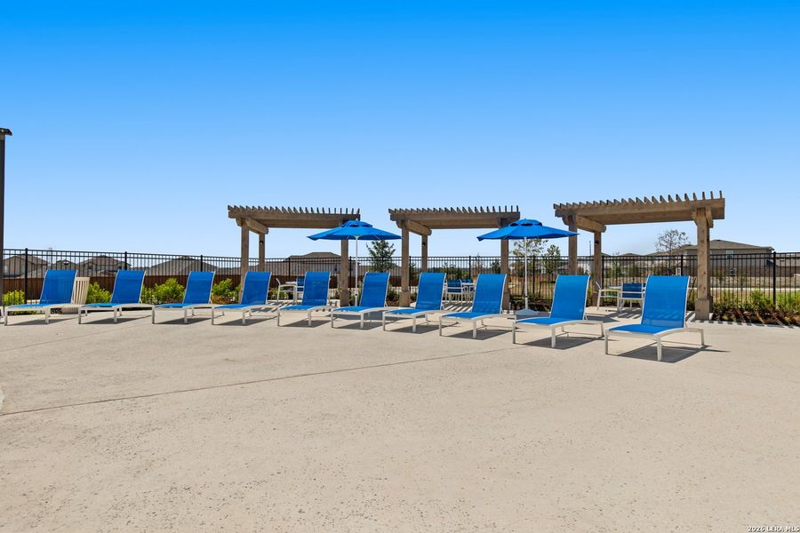 Community amenities in Cinco Lakes, San Antonio (Image 29).