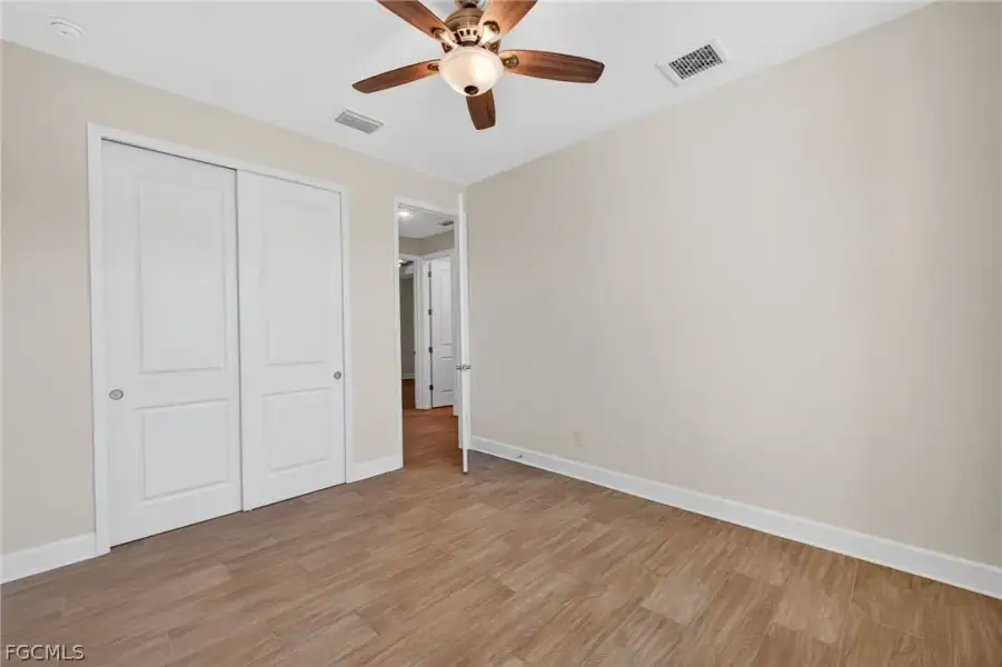Spacious, unfurnished interior of a new home in Cape Coral, Cape Coral (Image 25).