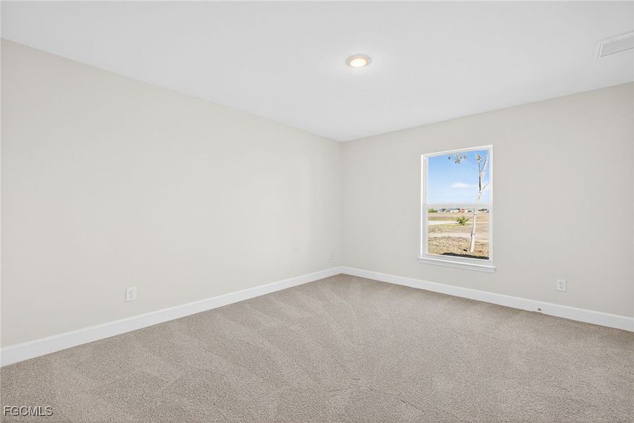 Spacious, unfurnished interior of a new home in Cape Coral, Cape Coral (Image 27).