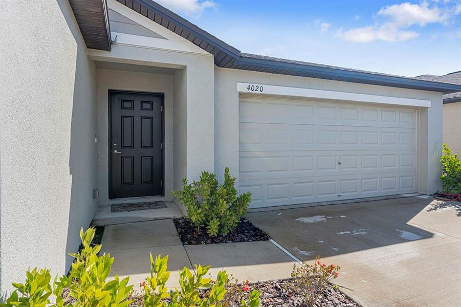 Exterior details and patio area of a home in North Park Isle: The Estates II, Plant City (Image 3). Exterior details and patio area of a home in North Park Isle: The Estates II, Plant City (Image 3).