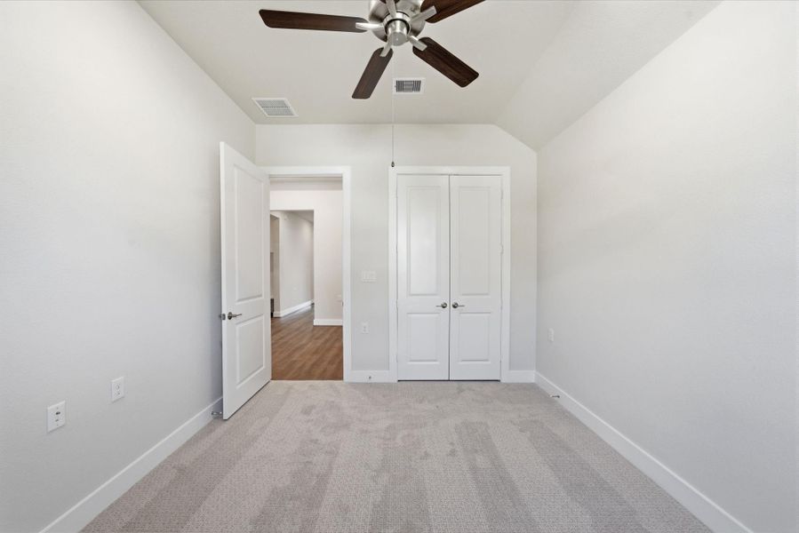 Spacious, unfurnished interior of a new home in Chambers Creek, Willis (Image 38).
