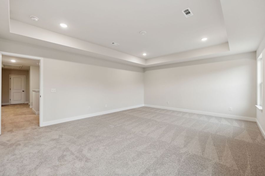 Spacious, unfurnished interior of a new home in Willow Landing, Mount Juliet (Image 32).