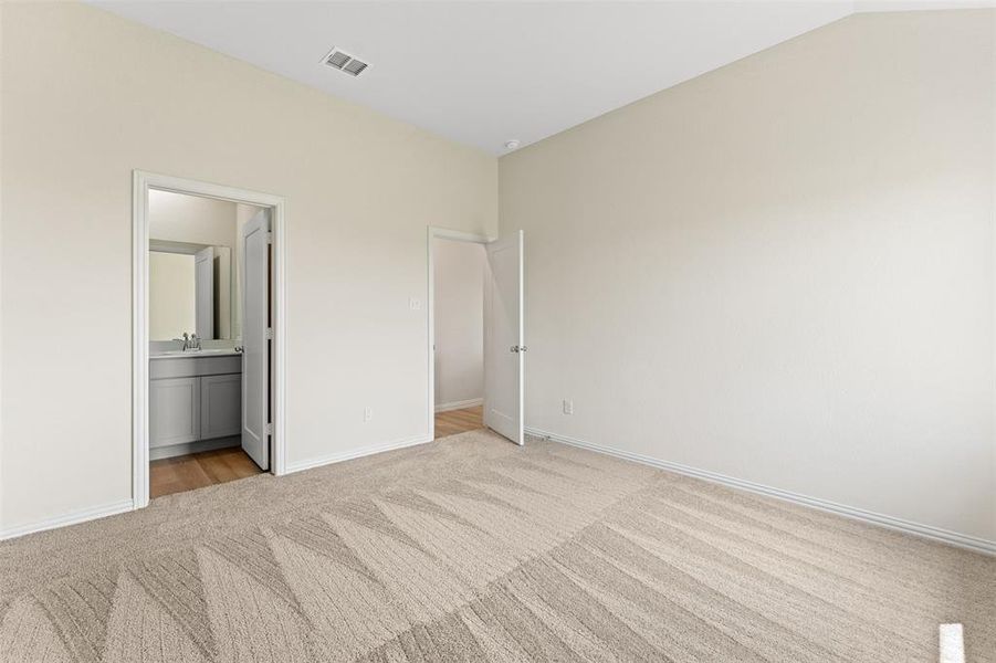 Spacious, unfurnished interior of a new home in , Waco (Image 21).