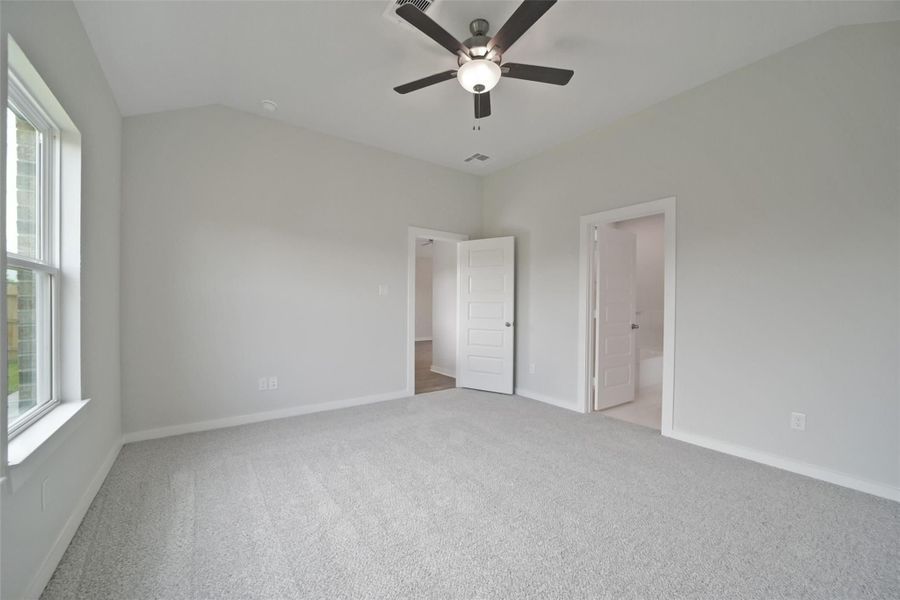 Spacious, unfurnished interior of a new home in Sunterra, Katy (Image 122). Spacious, unfurnished interior of a new home in Sunterra, Katy (Image 122).