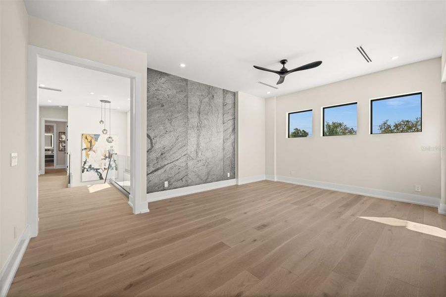 Spacious, unfurnished interior of a new home in , Sarasota (Image 55).